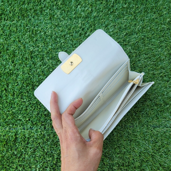 LOUIS VUITTON Continental Cream Wallet - Picture 13 of 16